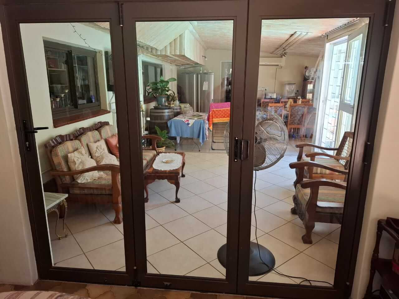 aluminium-folding-doors3
