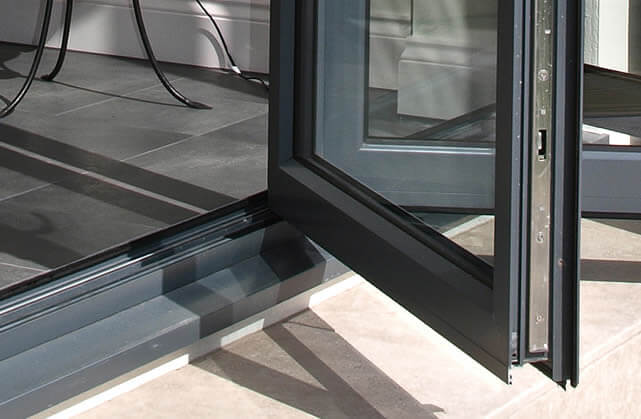 Flush threshold Folding doors